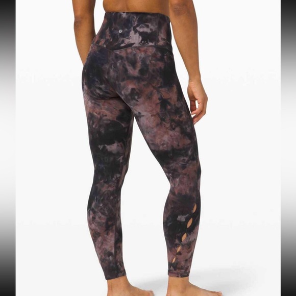 Lululemon keyhole leggings - Picture 1 of 3